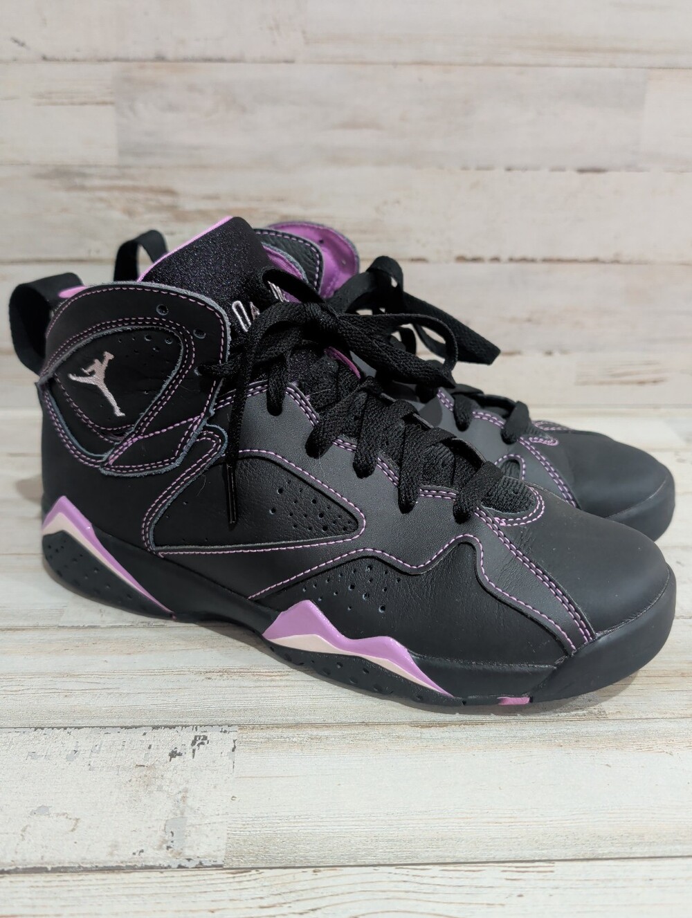 Air Jordan 7 DV2255-055  Retro Black Barely Grape Size 6Y Athletic Shoes